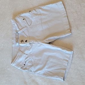 Assedio size 28 White Denim Bermudas